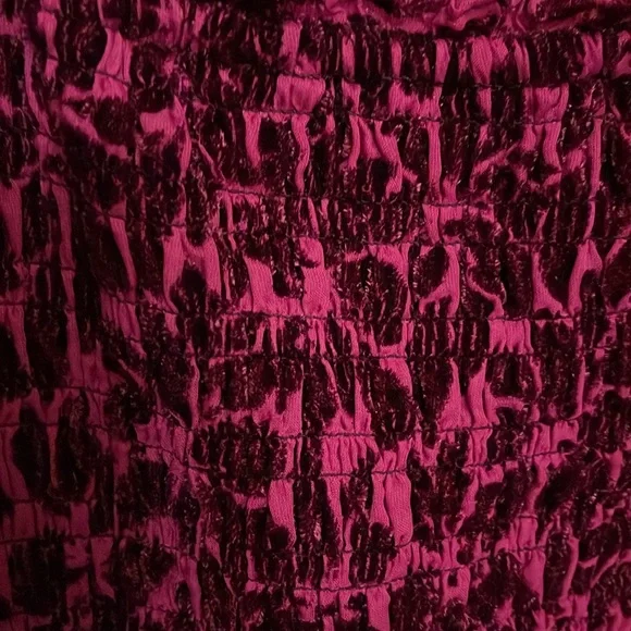 Velvet Burnout Torrid Size 2 Smocked TOP Sheer
Floral Sleeves Purple Wine Crop - Picture 10 of 17